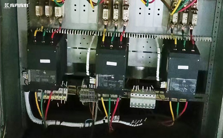 无功过零投切开关